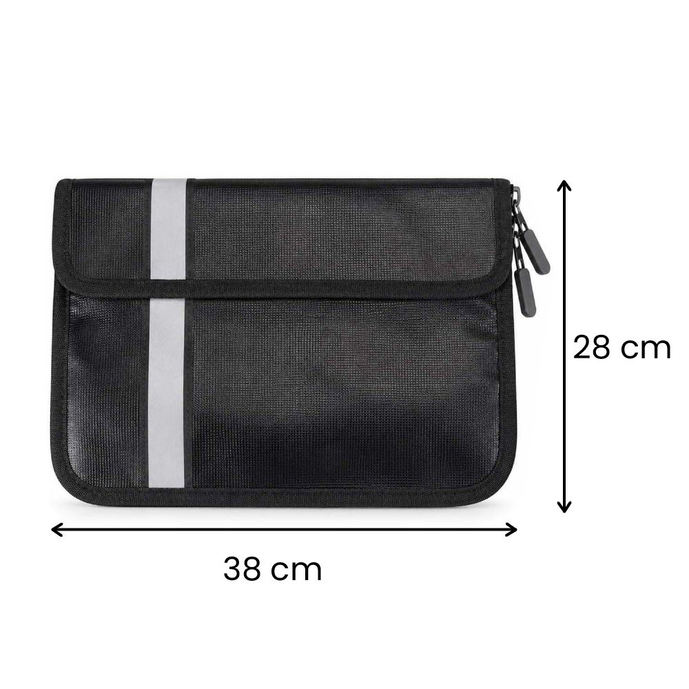 28 cm x 38 cm